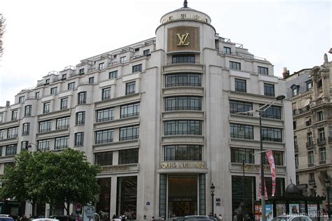 where is lv headquarters